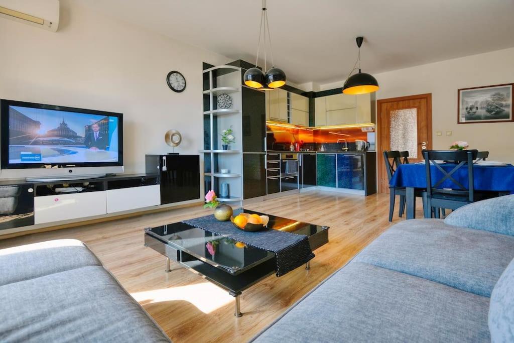 Comfort In Center Varna Exterior photo
